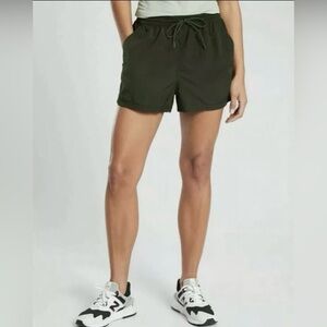 Athleta Expedition Athletic Short Size 6 Olive Green